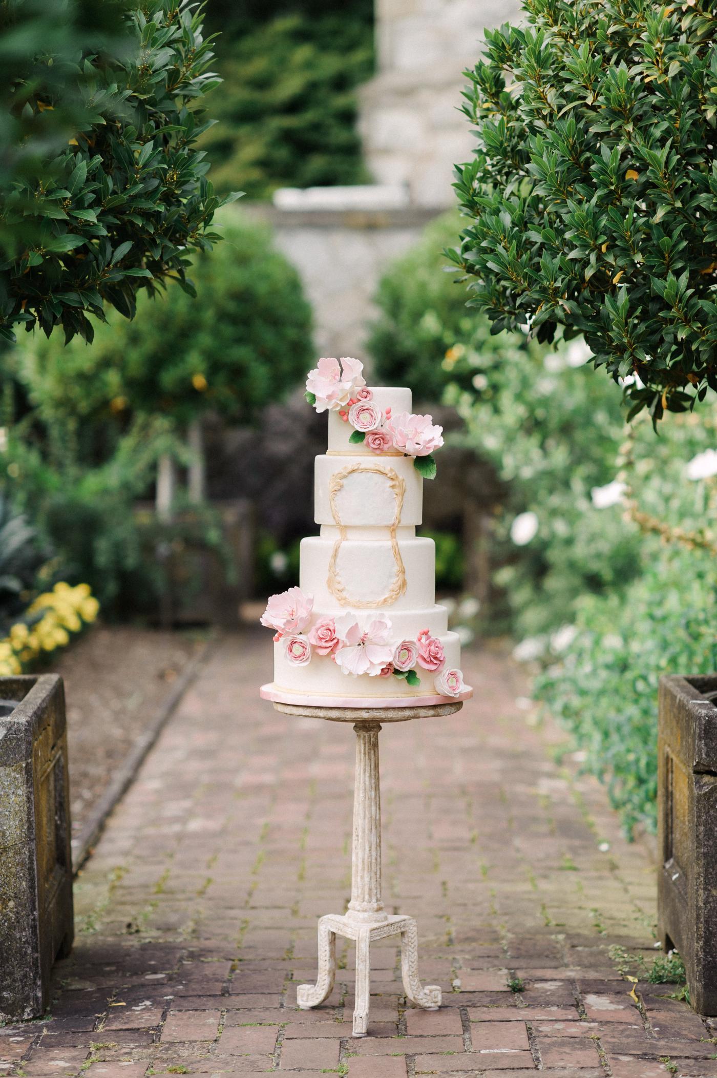 Wedding cake in Italian Gardens