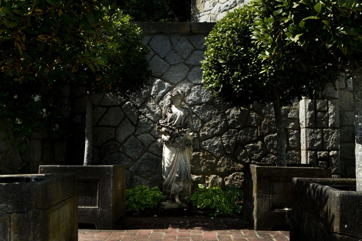 Statue in the Italian Gardens